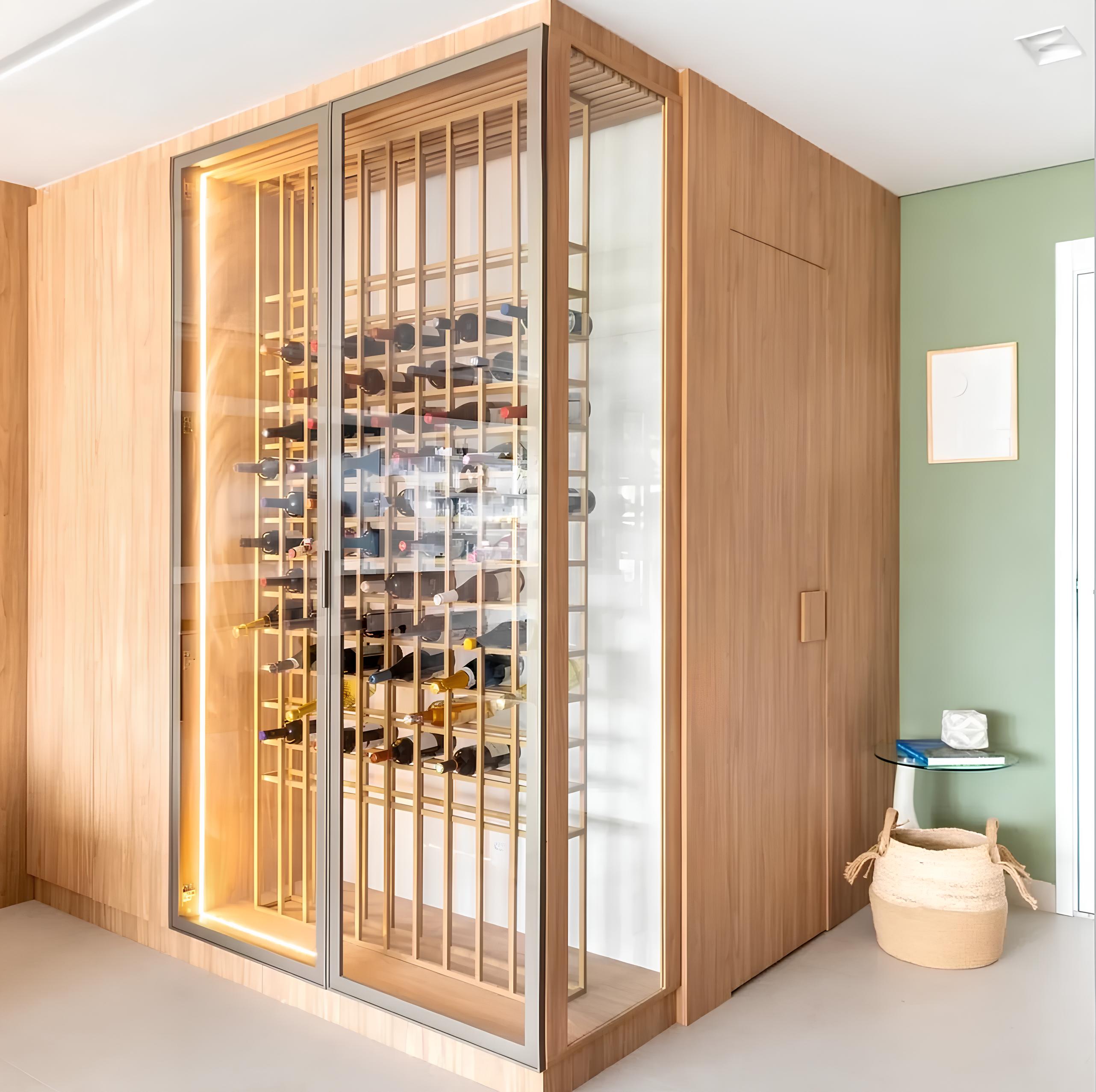 Closet com portas de material